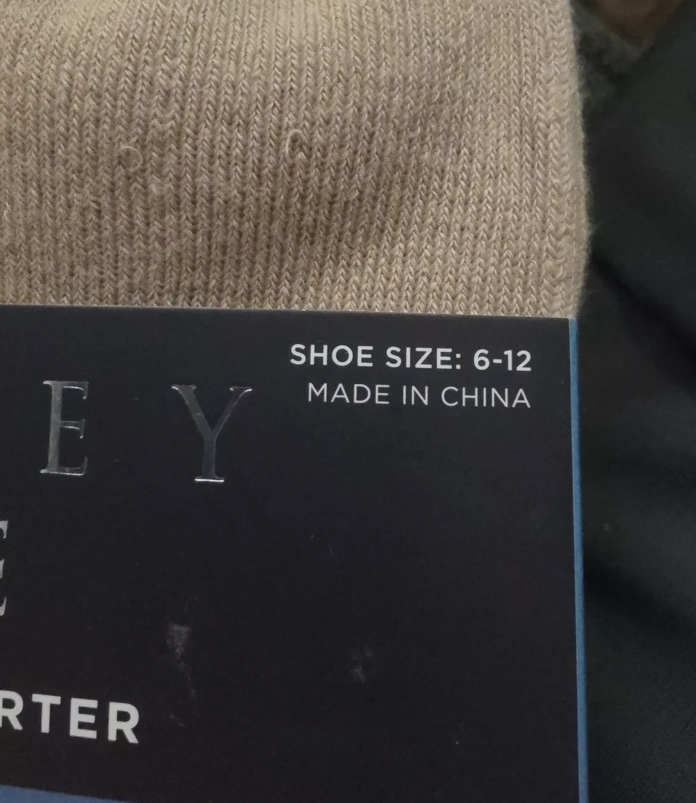6 Pair Geoffrey Beene Cushioned Casual Quarter Socks. NWT Beige/Cream/Black